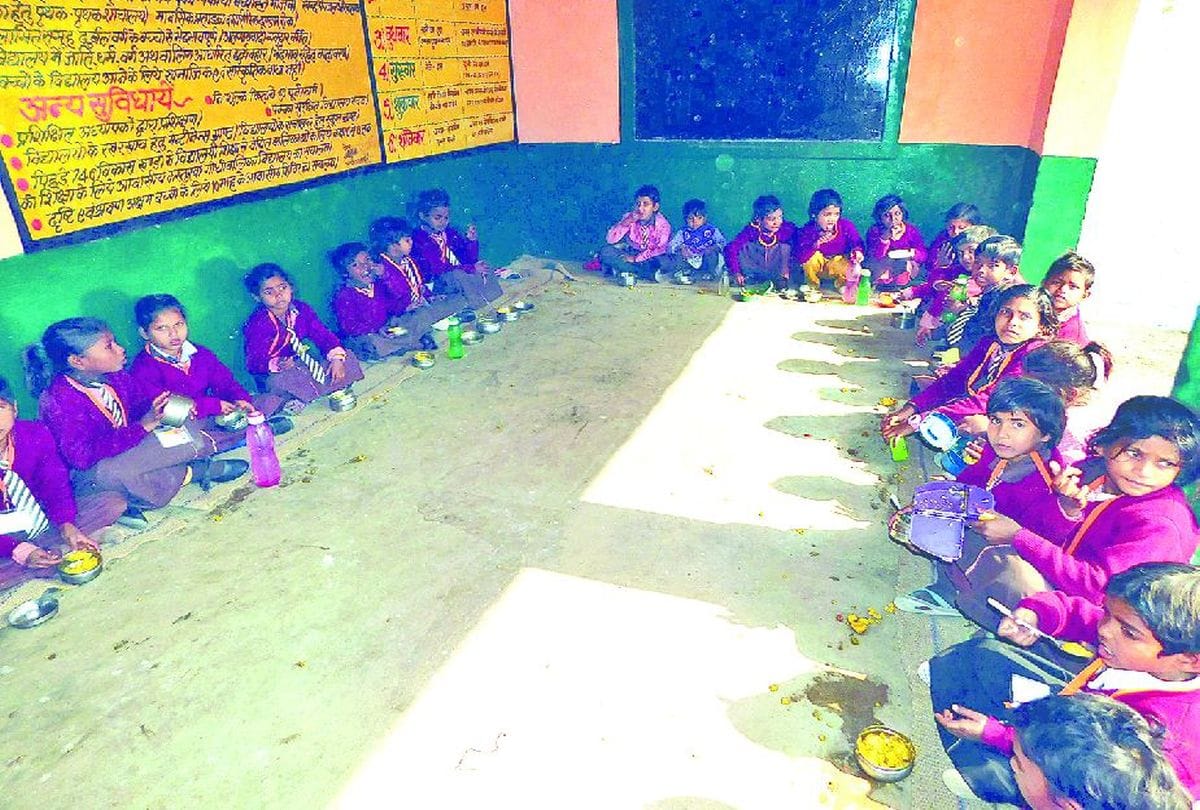 mid day meal plates missing from government schools in mainpuri