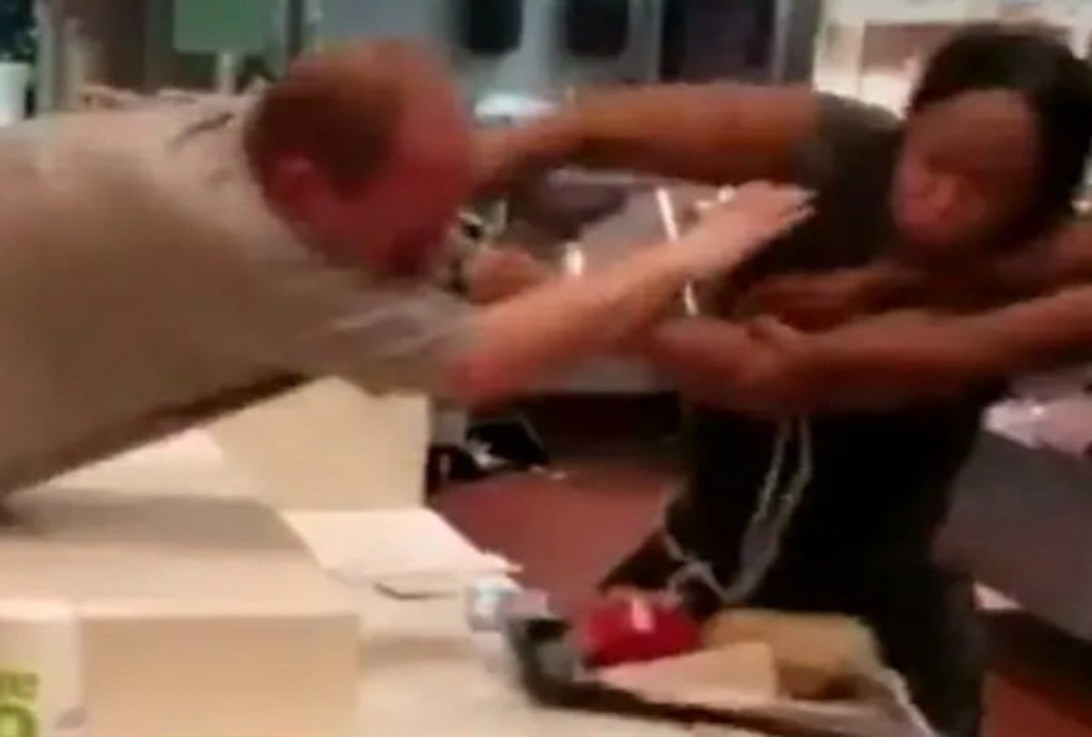 customer fight with mc donalds women worker not to get straw
