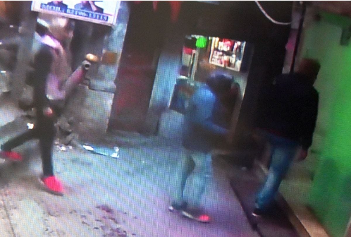 goons with revolver and weapons threatens businessman in solan in himachal pradesh