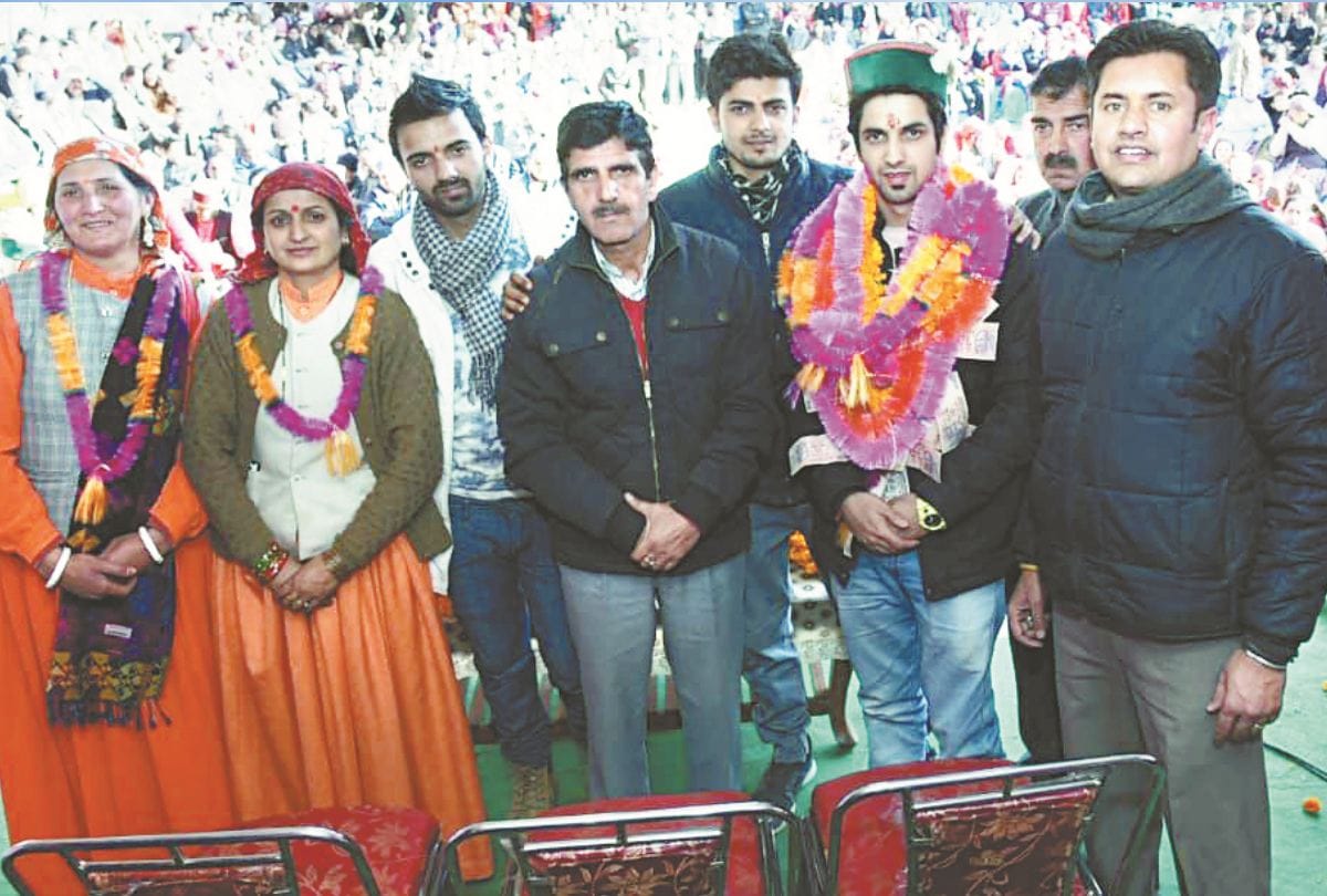 indian idol first runner up Ankush Bhardwaj Warm Welcome in Kotgarh Shimla Himachal Pradesh