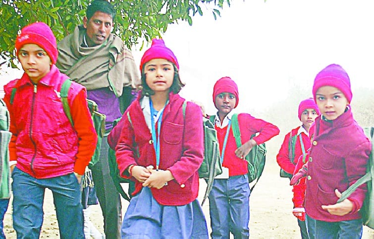 thand me thitute he=ue school jaane ko majboor maasoom