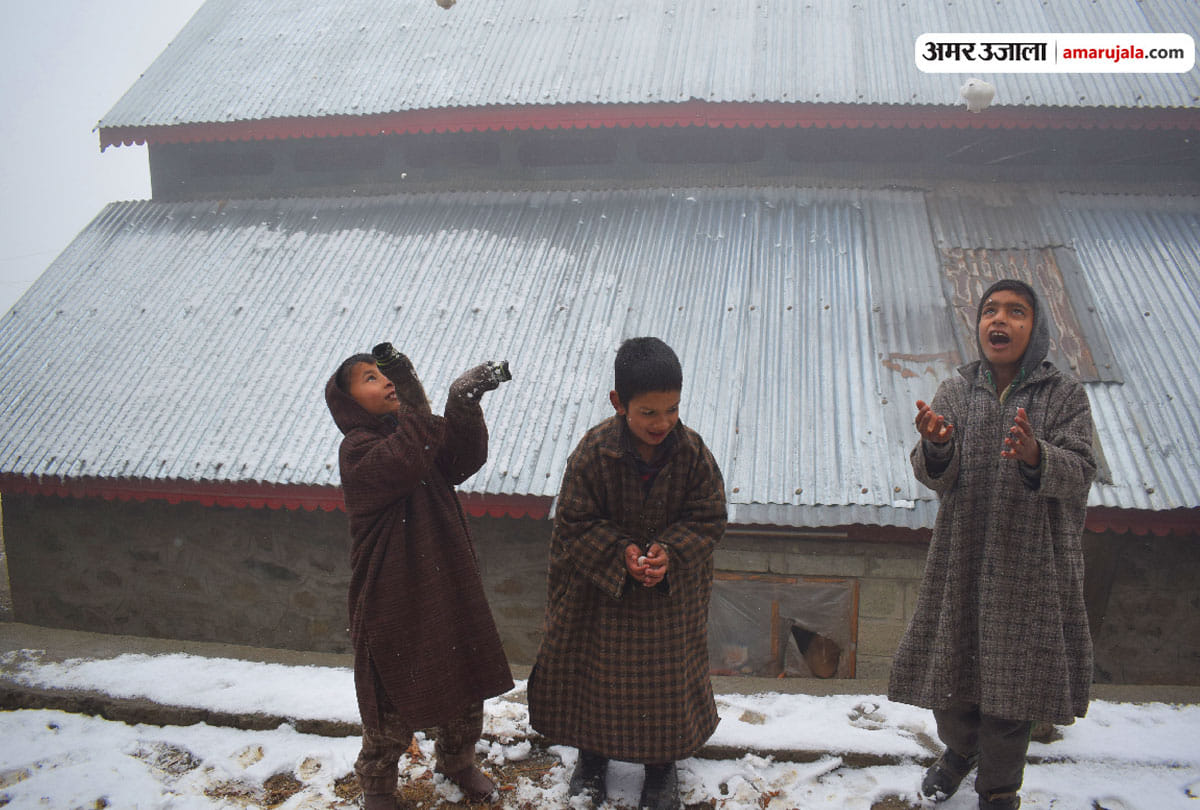 Severe winter in Leh and Kargil, people Troubled with winter in Srinagar jammu kashmir