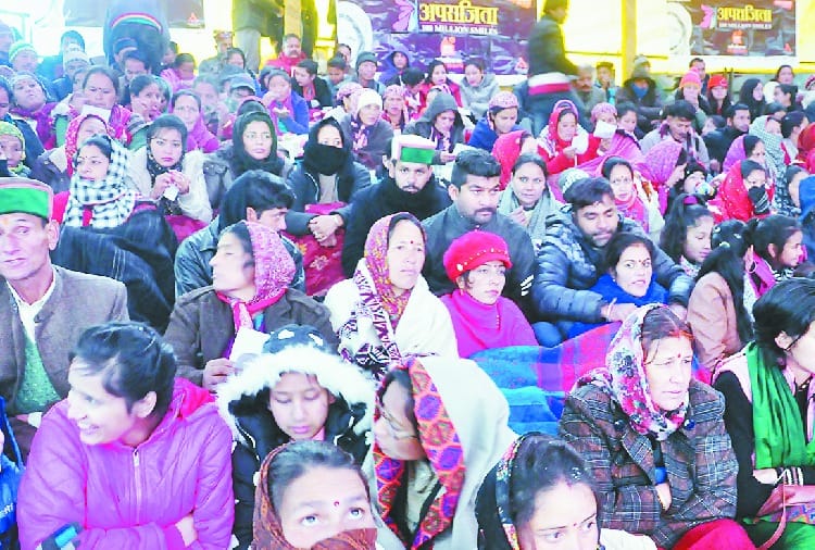 पुरुषों से कम नहीं, हर क्षेत्र में आगे हैं महिलाएं