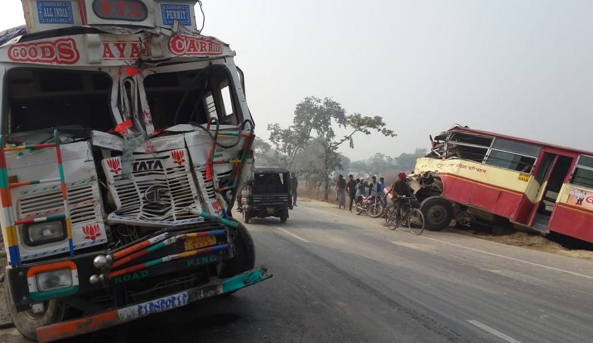 Accident between roadways bus and truck in azamgarh many injured