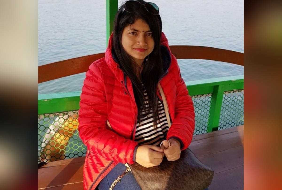 who is ias b chandrakala cbi raids her house in lucknow in illegal sand mining case all detail
