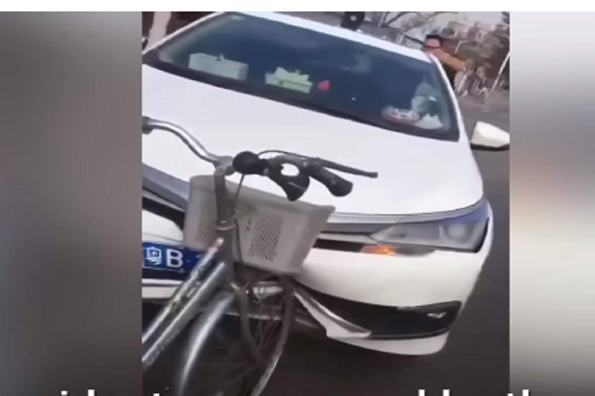 Bicycle car accident, Car will damage, Video goes viral