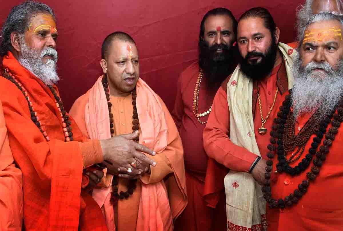 CM Yogi in Prayagraj Kumbh Mela Know All Live Updates