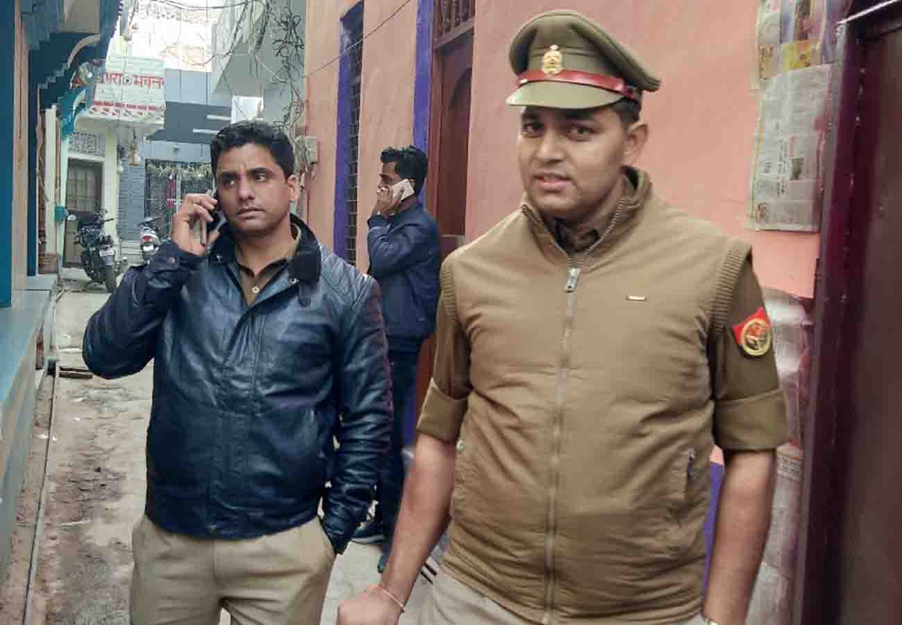CBI raid in jalaun in illegal mining case
