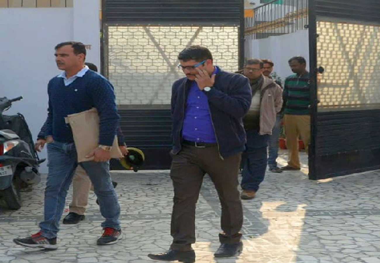 CBI raid in kanpur illegal mining case
