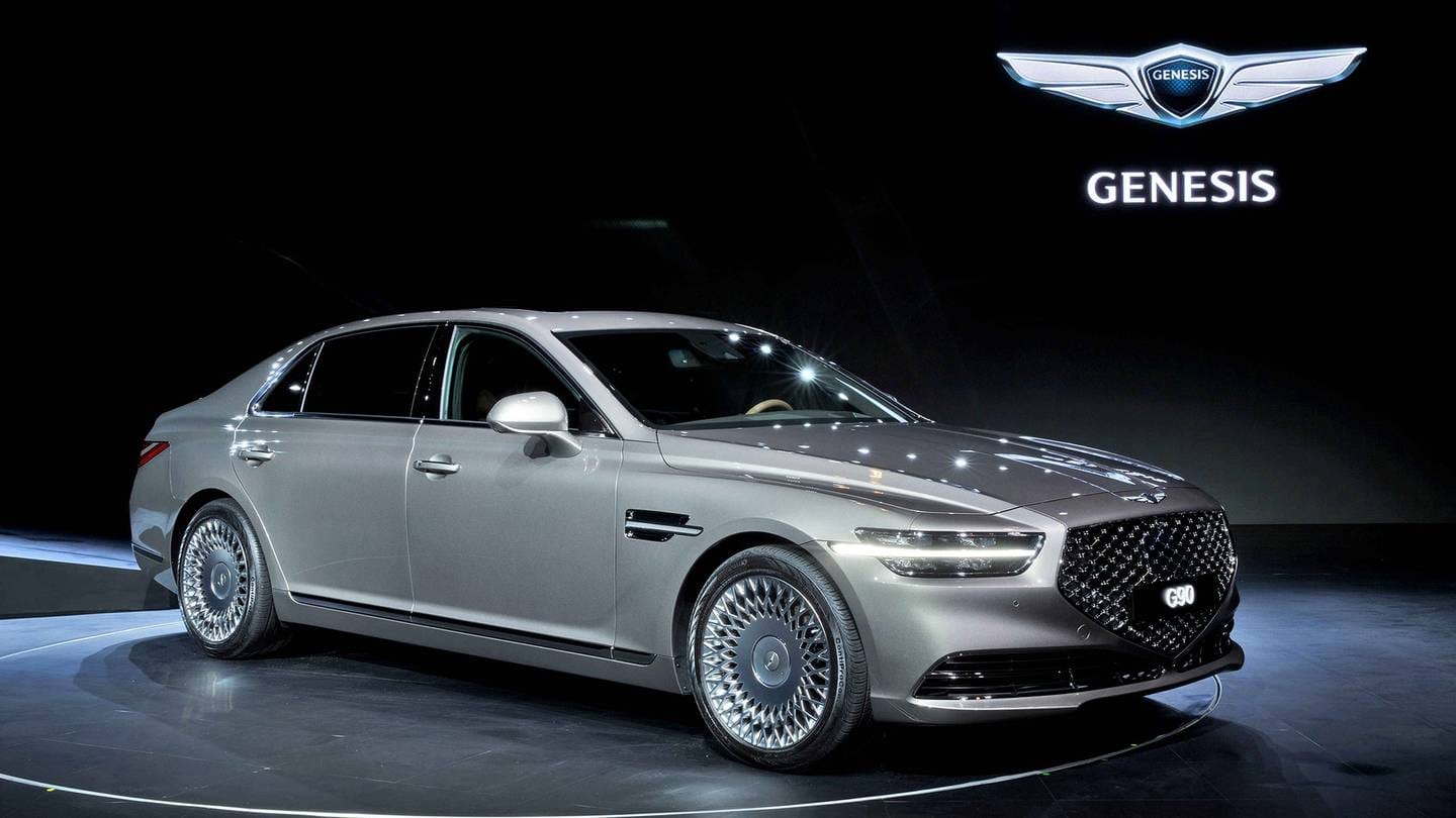 In 2019 luxury cars equipped with Alexa, touch screen and Artificial Intelligence features