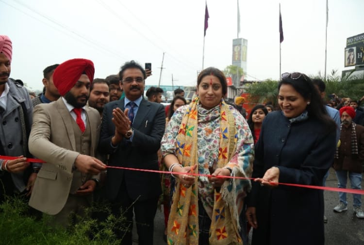 Cabinet minister smriti irani inaugurates women science congress in Jalandhar