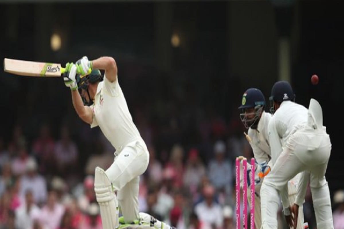 kuldeep yadav amazing delivery against tim paine at sydney video viral