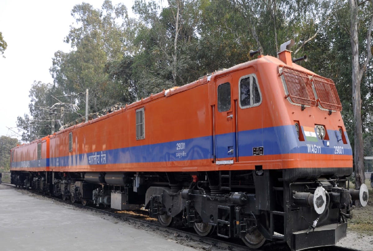 electric loco shed made dual mode shunting engine