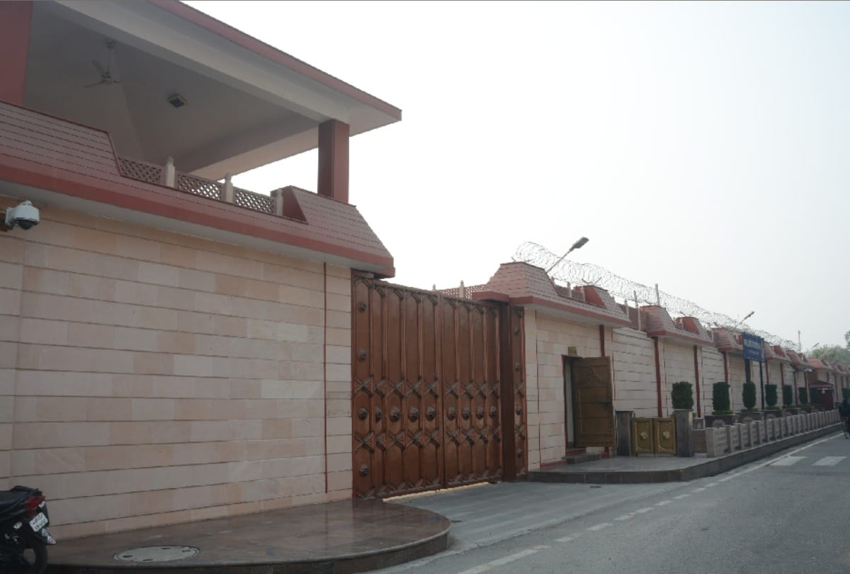current condition of BSP supremo mayawati bungalow