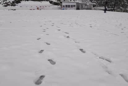 Chopper service and cable car service interrupted due to snowfall in Vaishno Devi