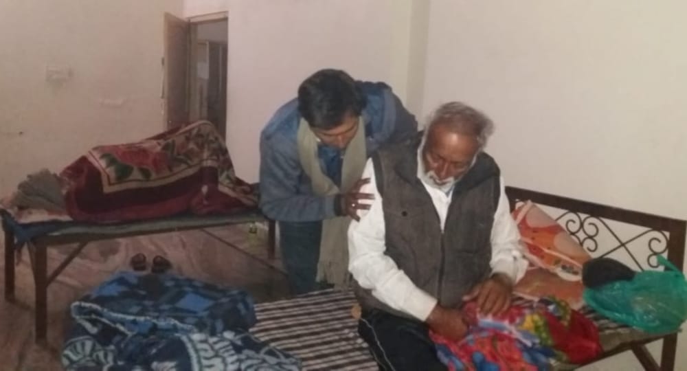 son left his old father at haridwar railway station get Shelter in Old Ashram