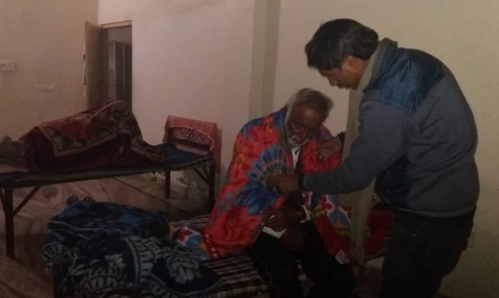 son left his old father at haridwar railway station get Shelter in Old Ashram