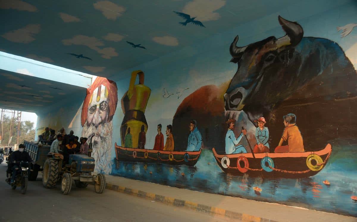 Varanasi ganga ghat and city are decorating for pravasi bhartiya sammelan