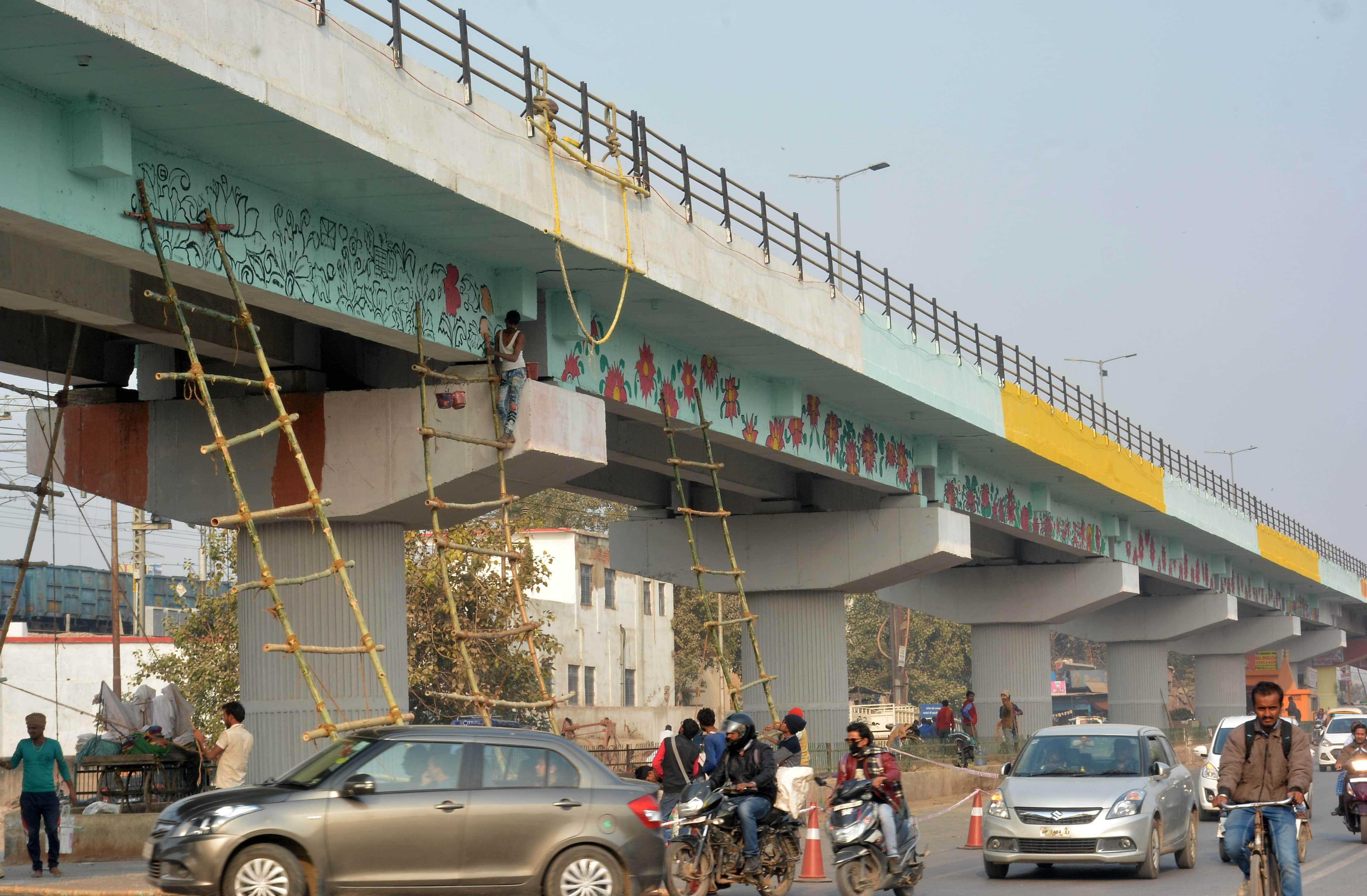 Varanasi ganga ghat and city are decorating for pravasi bhartiya sammelan