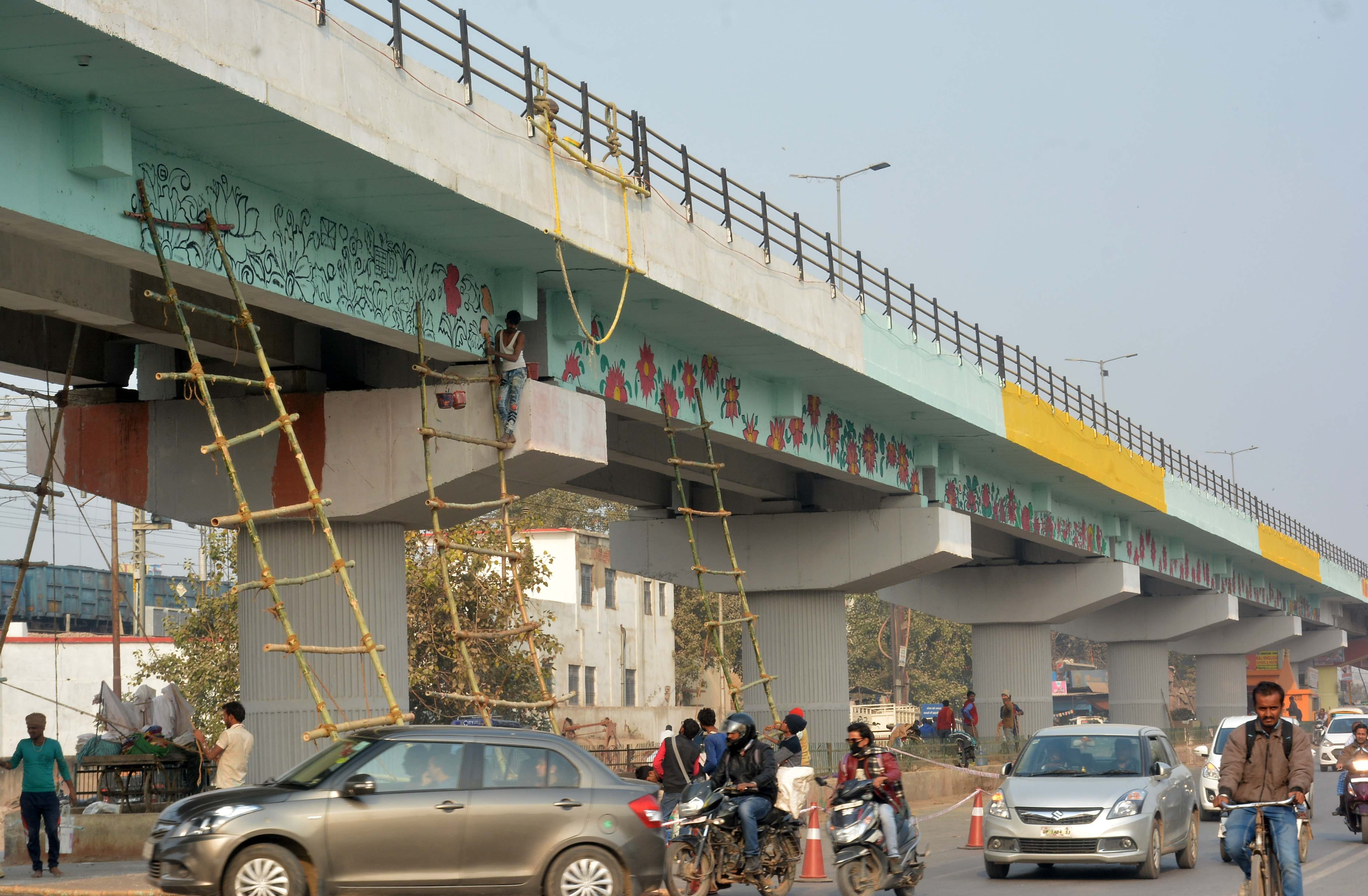 Varanasi ganga ghat and city are decorating for pravasi bhartiya sammelan