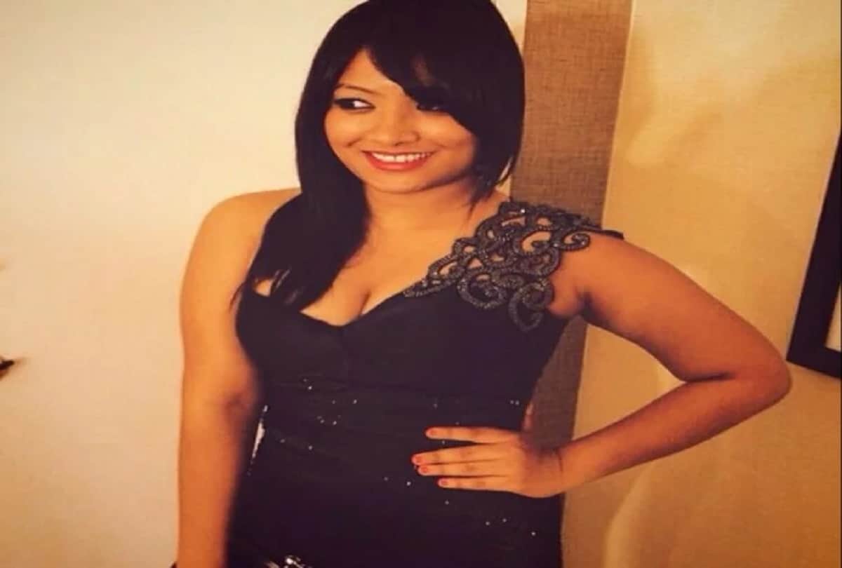 bipasha basu birthday and little sister is more beautiful than her