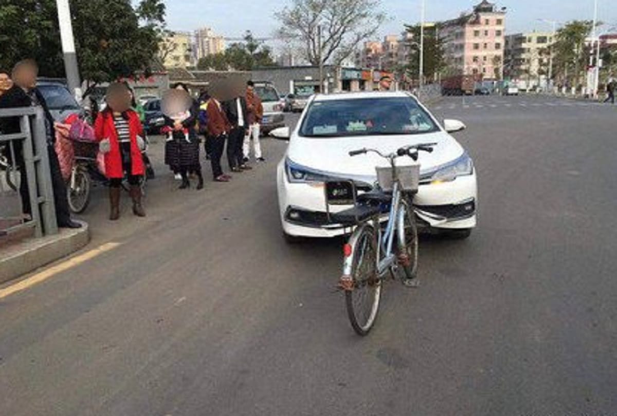 Car Damaged After Collision with Bicycle Photo Became Viral on Social Media