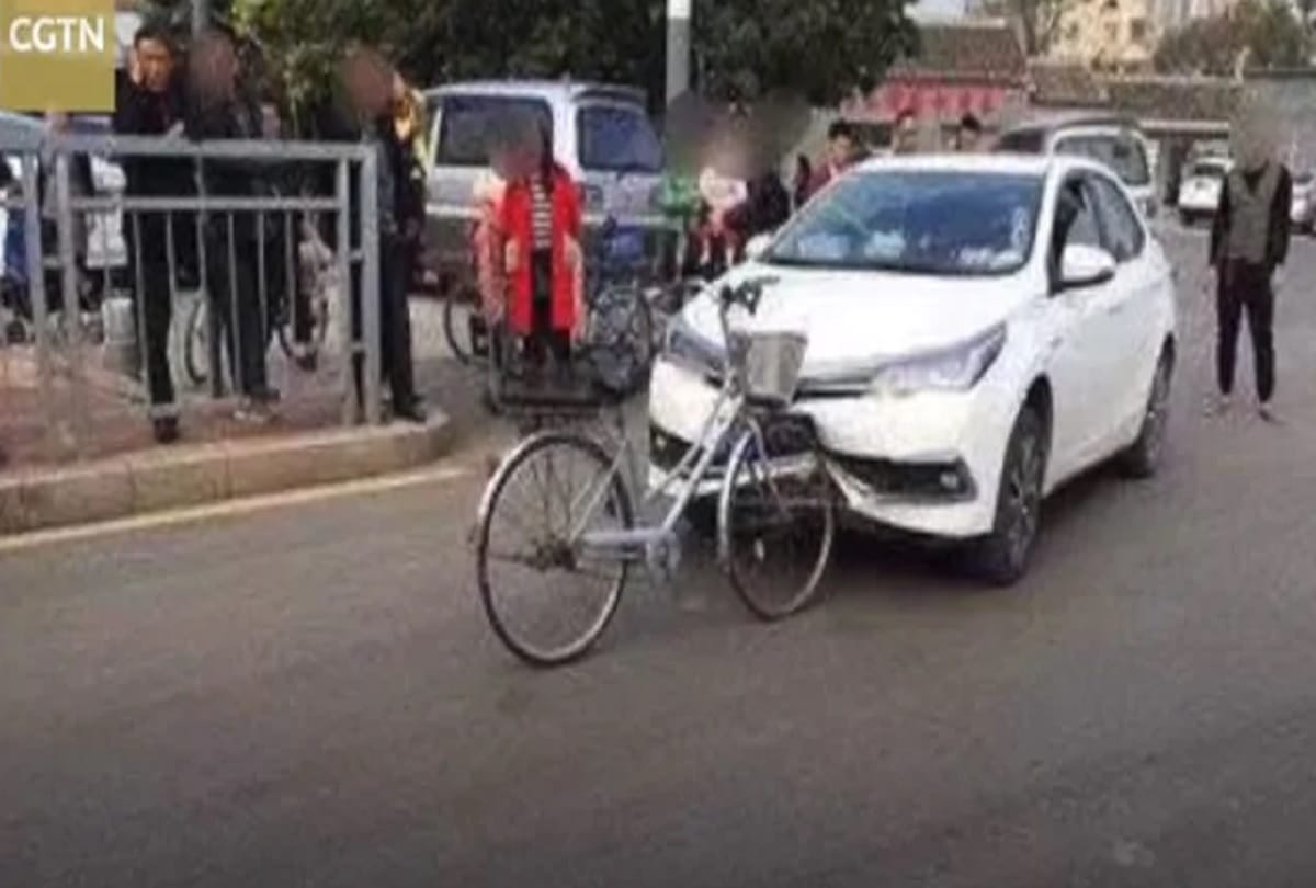 Car Damaged After Collision with Bicycle Photo Became Viral on Social Media