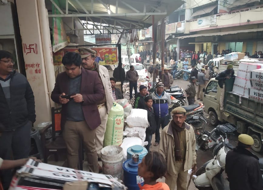 60 बॉक्स थर्मोकोल पकड़ा, 25 हजार जुर्माना