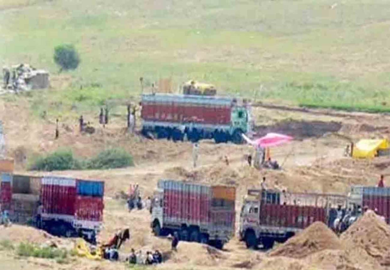 CBI raid on illegal mining mafia