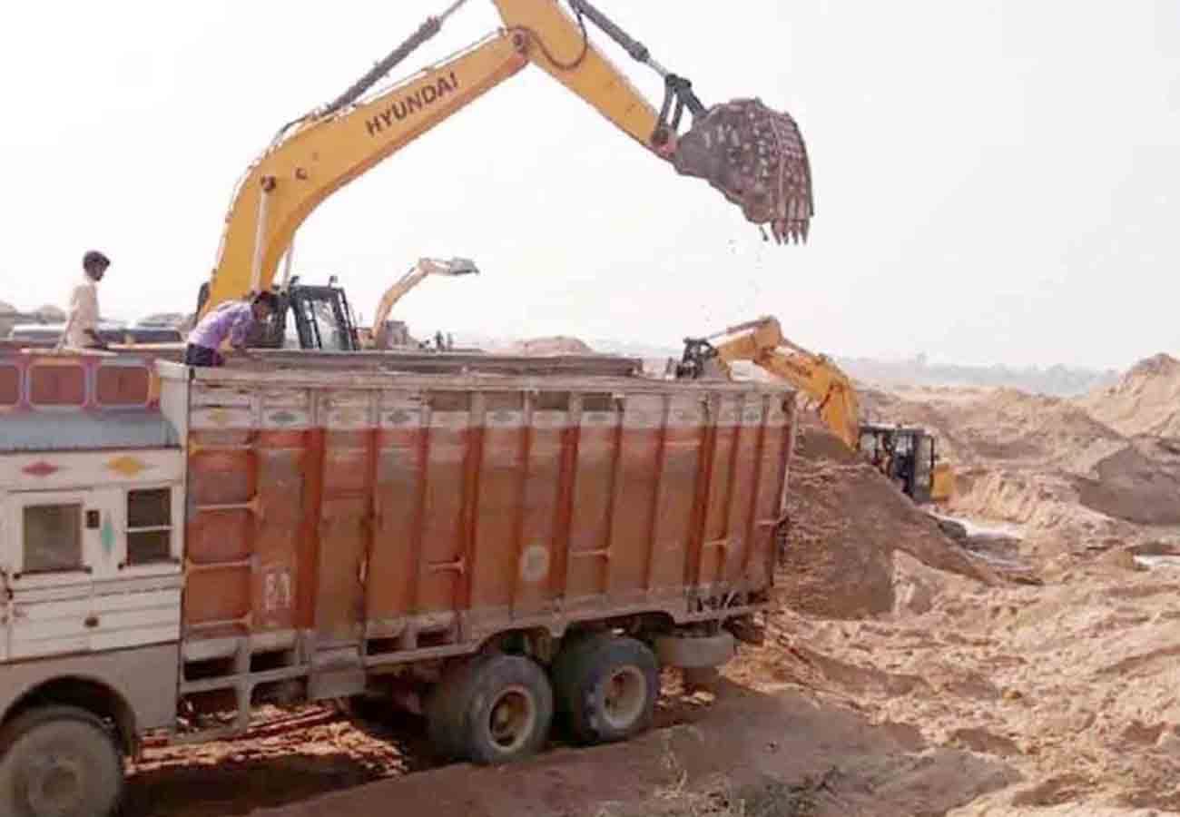 CBI raid on illegal mining mafia