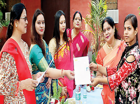 Shobha topped in salad competition