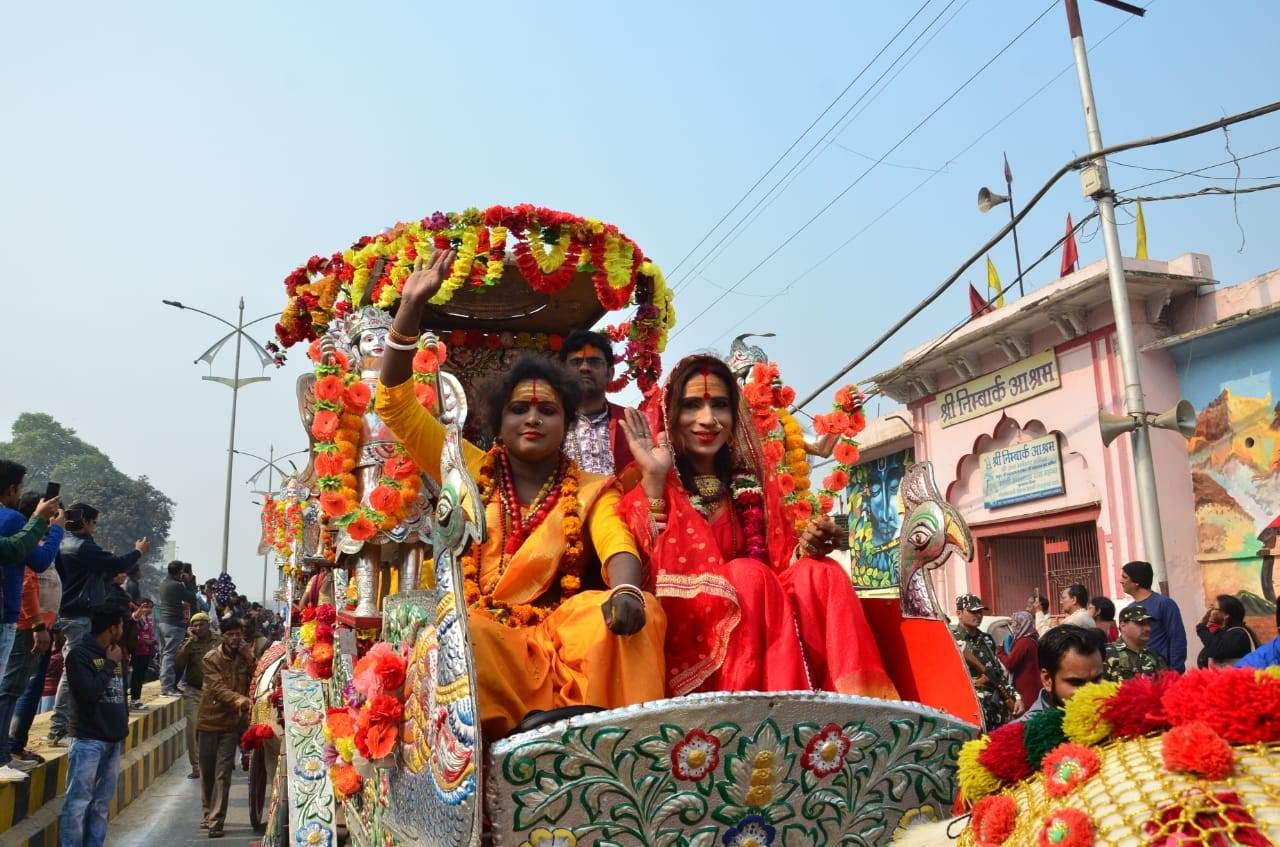 See Pictures of kinnar akhada devatva yatra in kumbha 2019