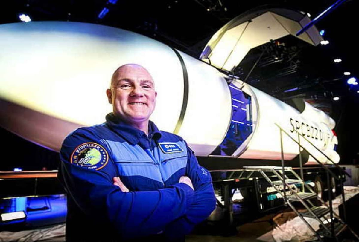 an Astronaut Accidentally called Emergency Number from Space then know What Happened 