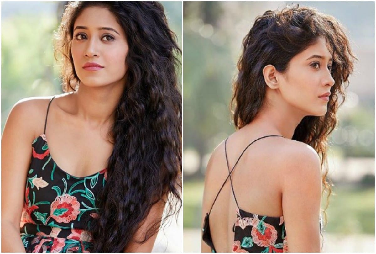Shivangi Joshi become Asian sexiest women shared 5 bold pictures on social media