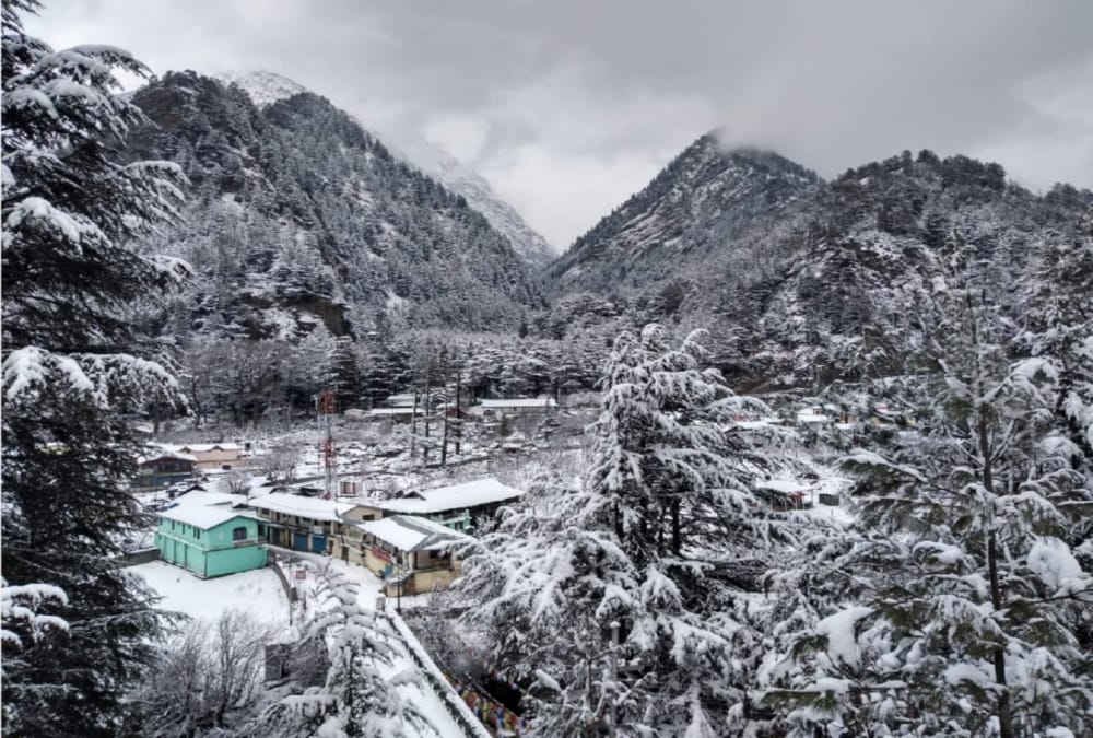 Fresh and heavy snowfall in uttarakhand all tourist destinations