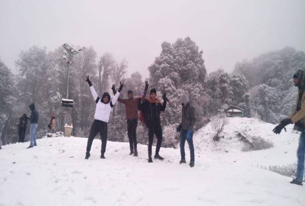 Fresh and heavy snowfall in uttarakhand all tourist destinations