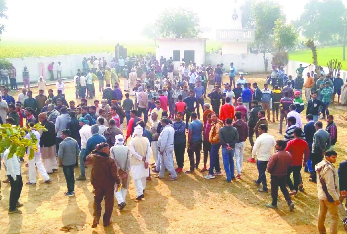 boy and girl committed suicide in closed school of greater noida