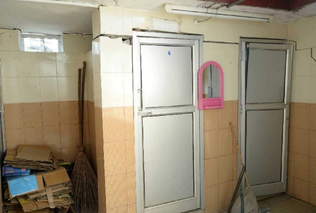 The woman threw three Innocent children in the toilet tank Death