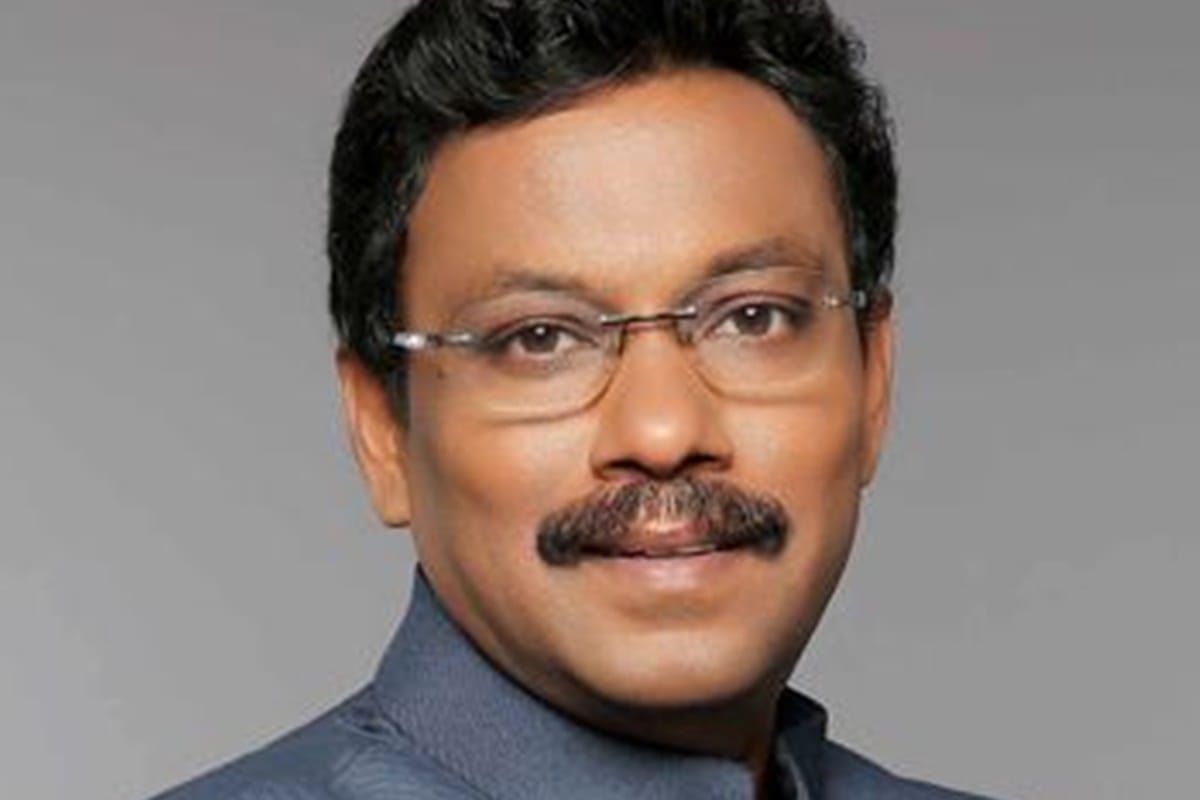 Vinod Tawde directs cops to arrest student because he asked question on education