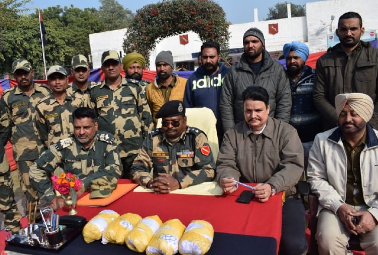 BSF recovered five kg heroin from Pak border