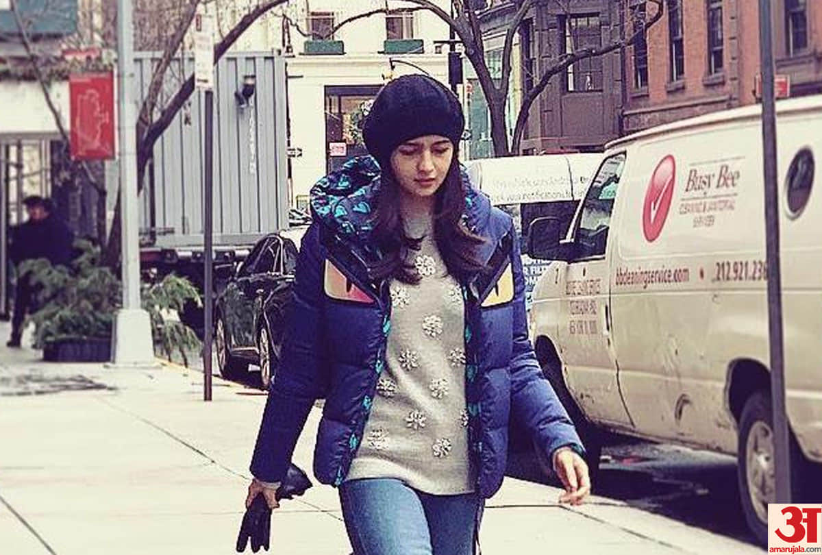 alia bhatt wearing a jacket of one lakh rupees, photos viral