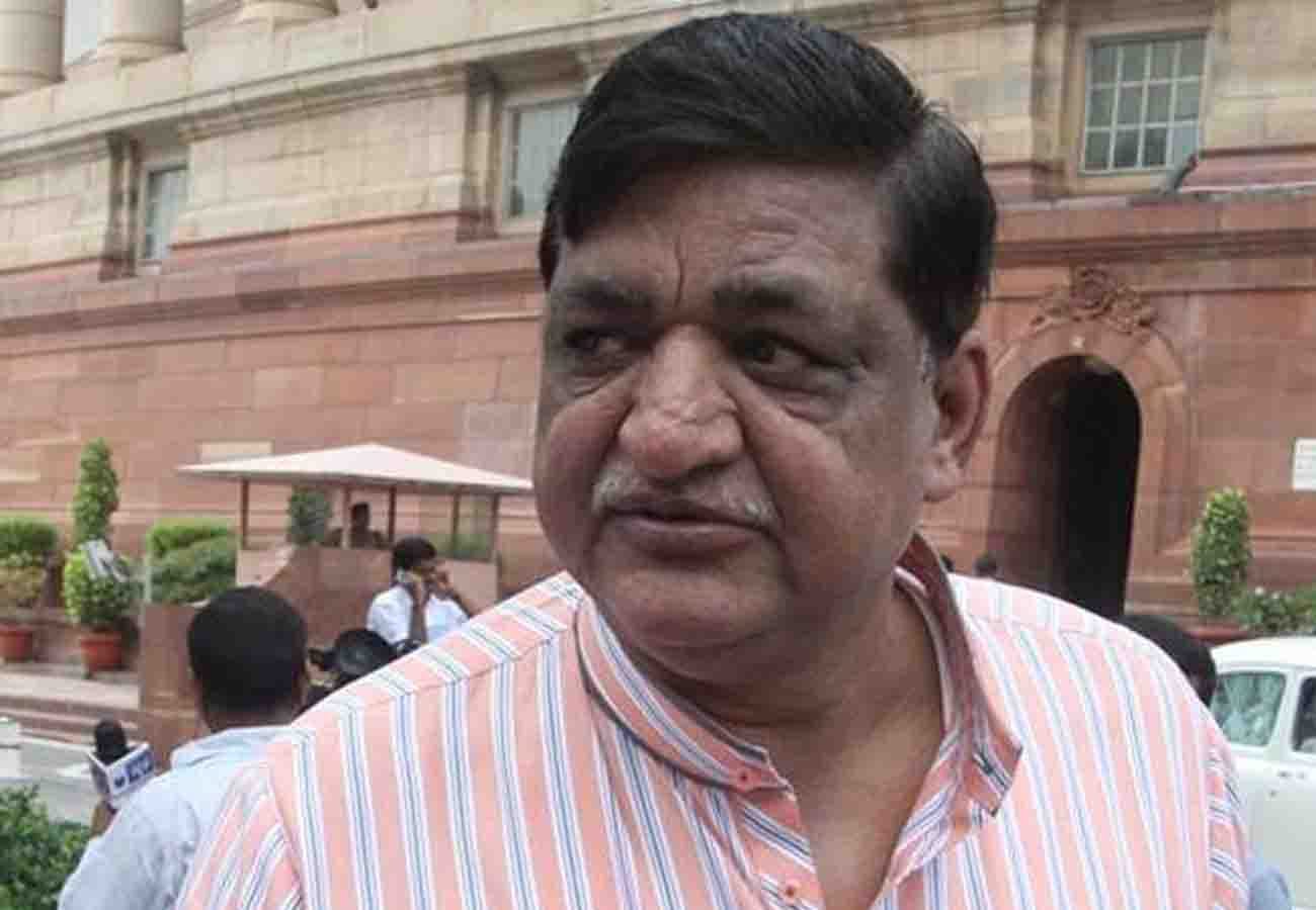 bjp leader naresh agrawal statement in distribution of liquor in a confrence