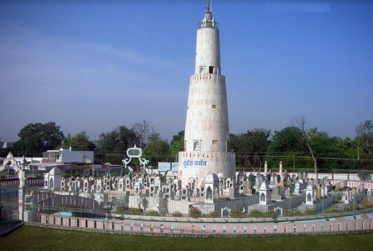 Meerut, Pandavas were born in Hastinapur and every year foreign tourists visit here