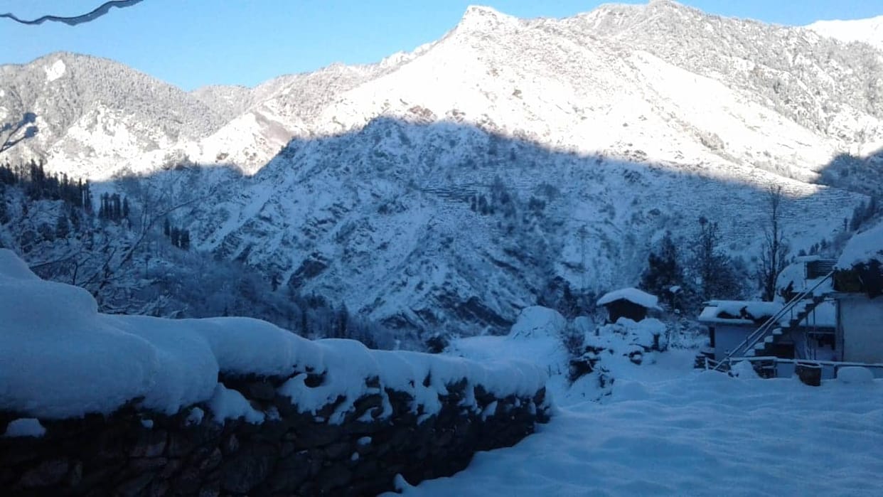 heavy snowfall in uttarakhand
