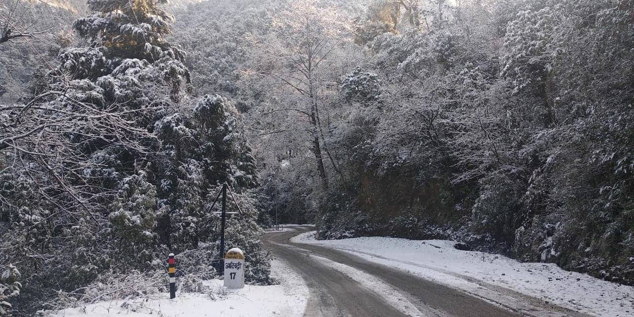 uttarakhand 60 village covered with heavy snow kedarnath temperature reached minus 11 degree