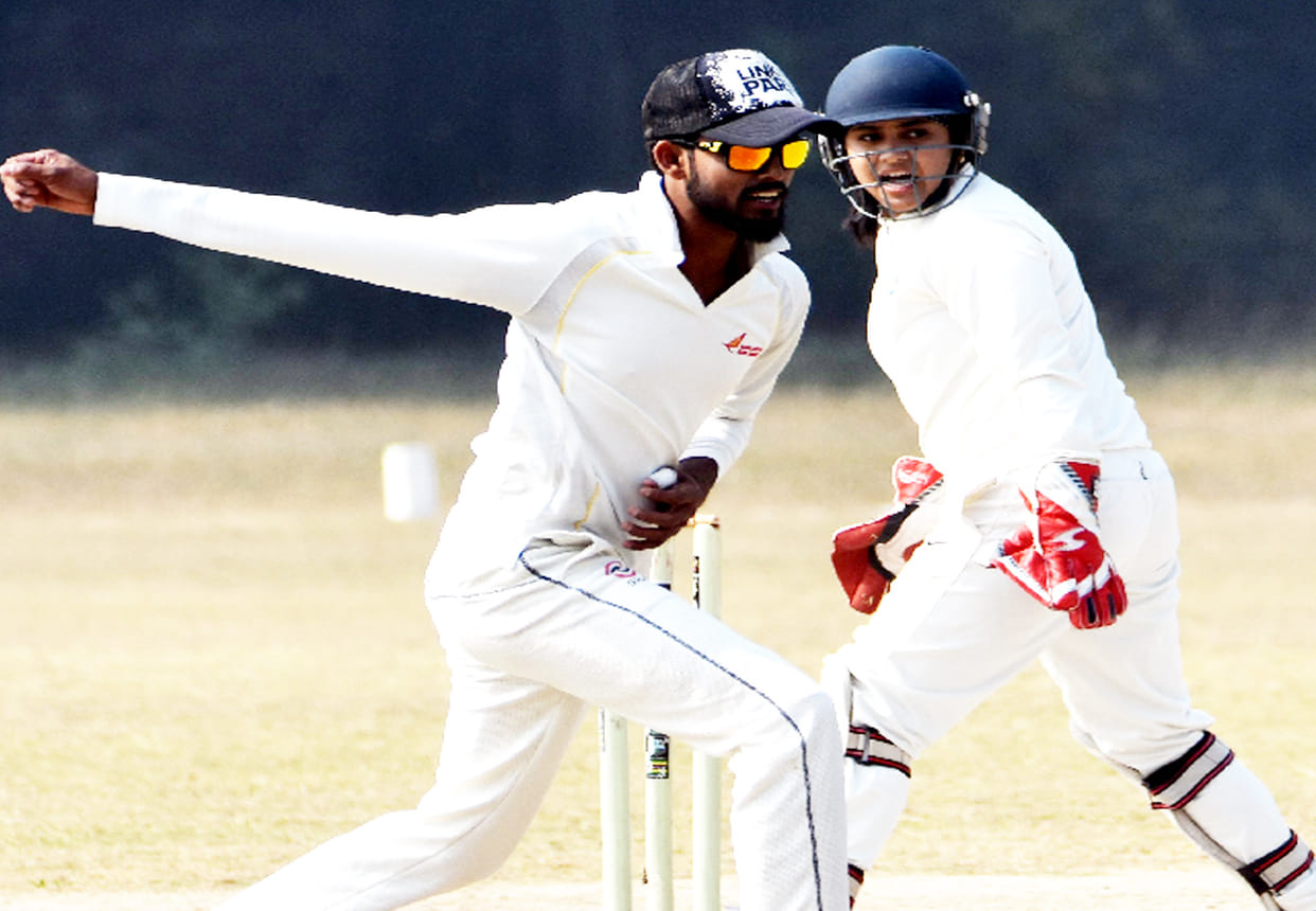 UP Team create pressure on Assam, Rinku has scored 96 runs at the crease