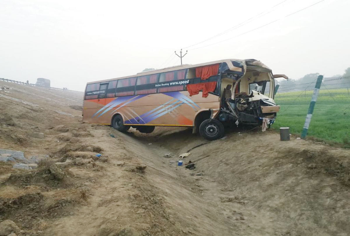 bus accident on agra lucknow expressway in mainpuri