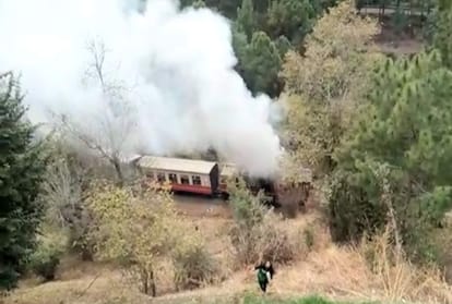 Fire broke out in the engine of train on Kalka Shimla heritage section in solan