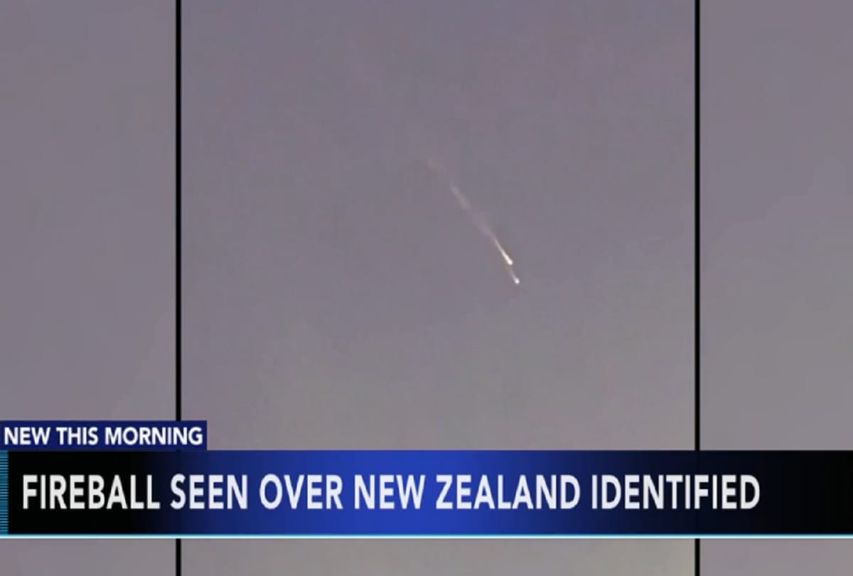 bright fireball seen in new zealand sky caught on camera