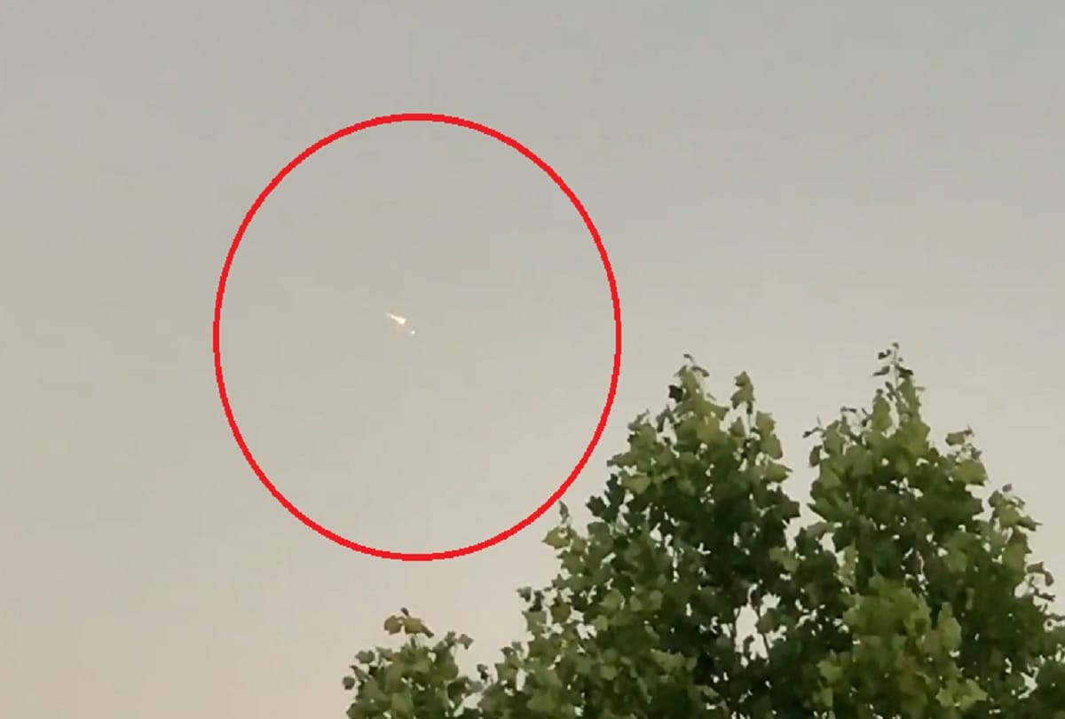 bright fireball seen in new zealand sky caught on camera